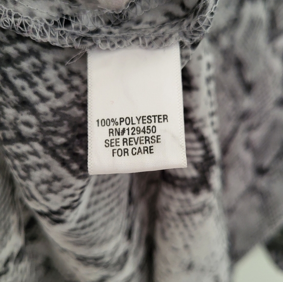 Apt. 9 Large Snakeprint Chiffon Henley Roll Tab Blouse Top Shirt Gray - Picture 4 of 13